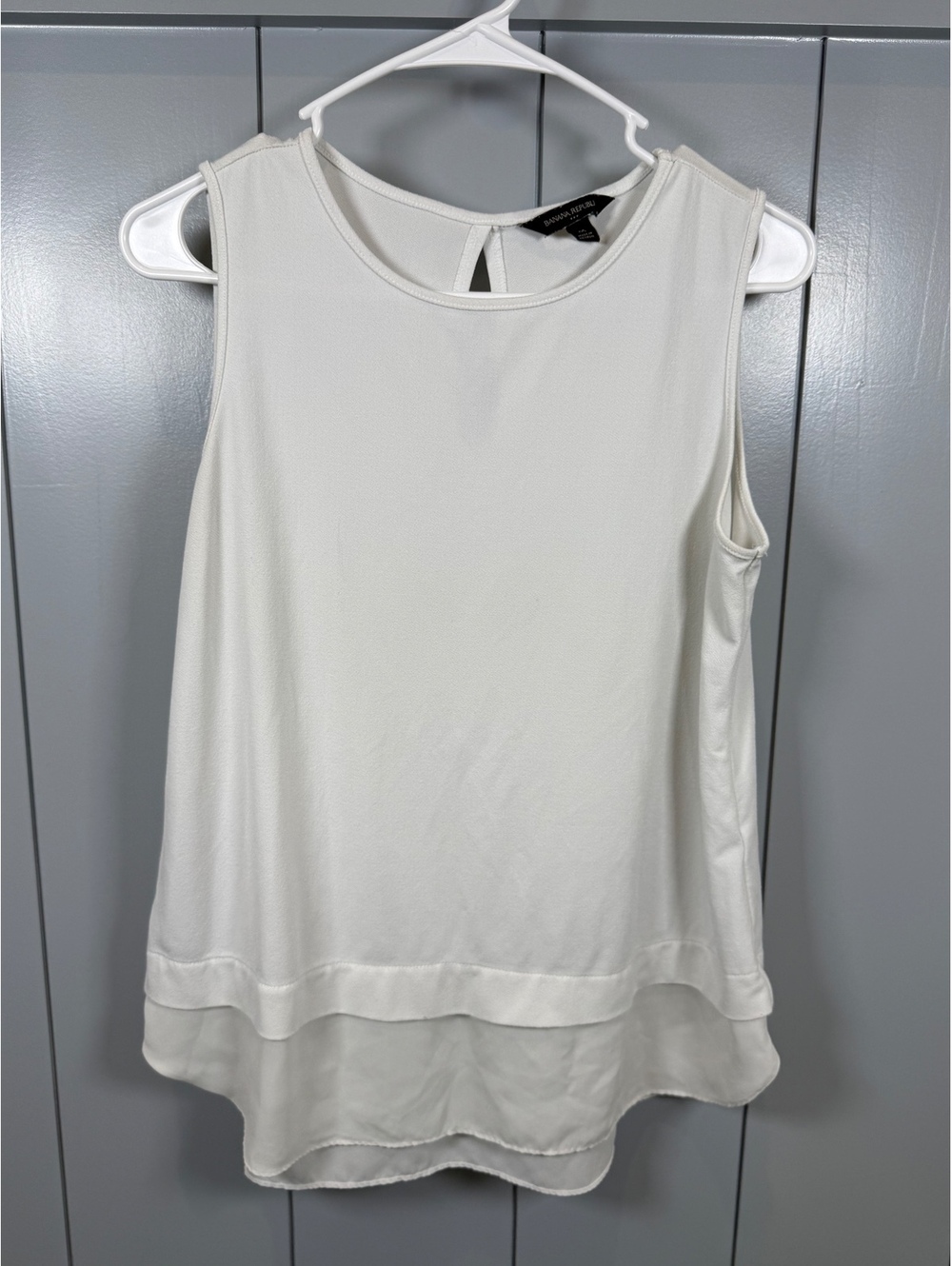 Banana Republic Women's ivory Sleeveless Blouse, Size M quiet luxury minimalist